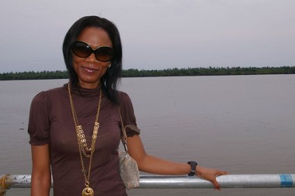 Housewives abduct Funmi Iyanda. Attempt to force feed her