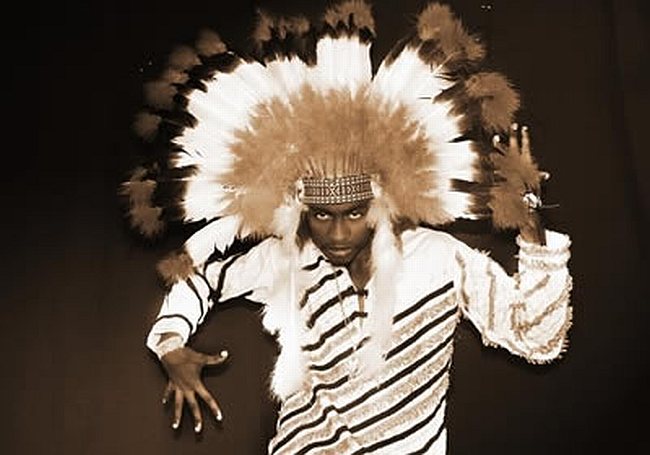 SHOCKER! Is Denrele really a Woman pretending to be a Man pretending to be a Woman?